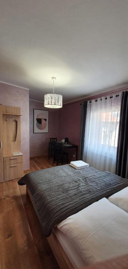 Willa Przy Czarnej Bramie Kłodzko Esterno foto