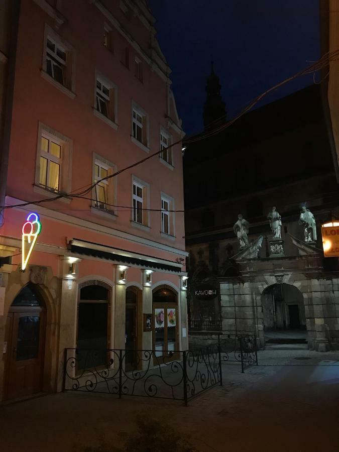 Willa Przy Czarnej Bramie Kłodzko Esterno foto